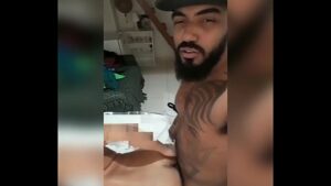 Negão gosotoso brasileiro fudendo gay