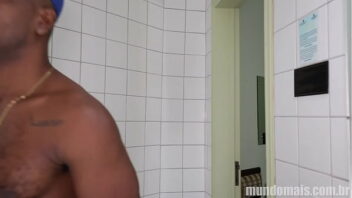 Negao musculoso esculachando o cu do moreno porno gay