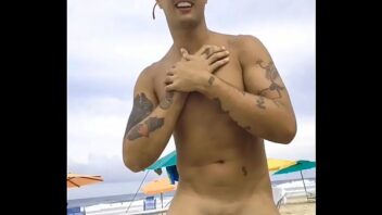Negros derola enorme comeundo gay virgem na praia de nudismo