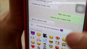 Novinho gay brasileiro comversando com amigo para fuder