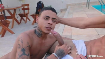 Novinho gay comido pelo tio brasil
