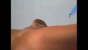 Orgia gay em praia de nudismo