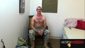 Peças sobre soldado gay