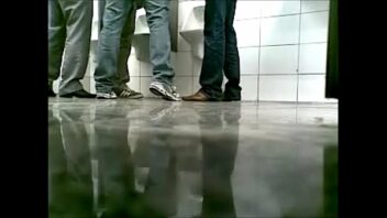 Pegação gay em banheiro real em são paulo
