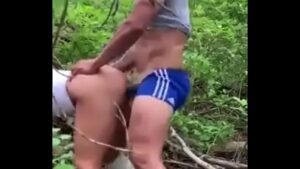 Pegacao no bosque gay
