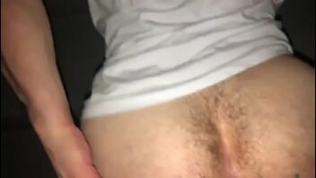 Pica grossa cabeçuda sem capa no cu do gay