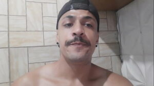 Policial sexo gay brasileiro pichado