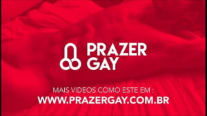Porno com gay pagando boquete no banheiro