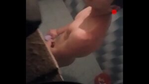 Porno espiando o pai tomar banho gay