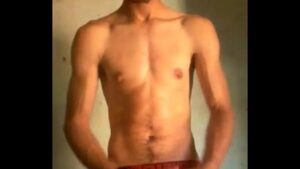Porno gay homen com shorts sem cueca