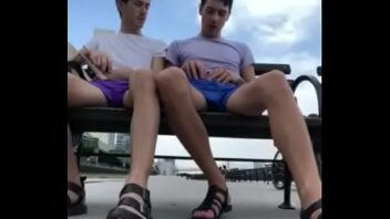 Punheta gay 2017 público parque