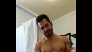 Sexo com o policial gay brasileiro