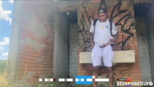 Sexo gay amador com garotos da favela