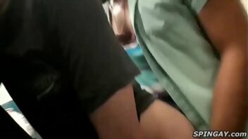 Sexo gay americano no metrô