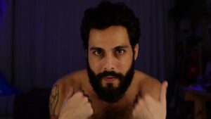 Sexo gay anal sem camisinha de quatro