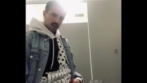 Sexo gay banheiro público gozadas gaúchos abrigos