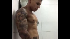 Sexo gay banho xnxx