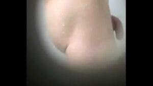 Sexo gay brasil hd espiando banho rola