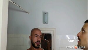 Sexo gay brasileiro com cara gemendo
