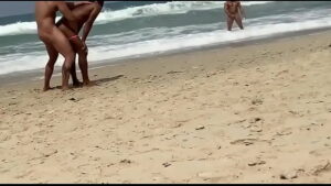 Sexo gay dogging praia