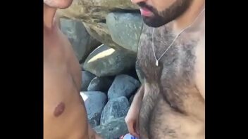 Sexo gay livre na praia