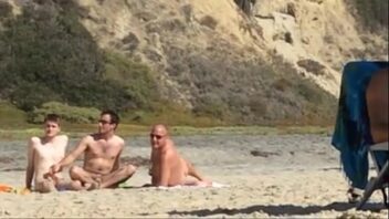 Sexo gay na praia nudismo