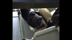 Sexo gay no banheiro da escola pegos pelo o diretor