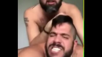 Sexo gay parrudo passivo