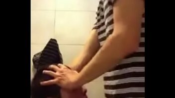Sexo gay pegando o funcionário na punheta