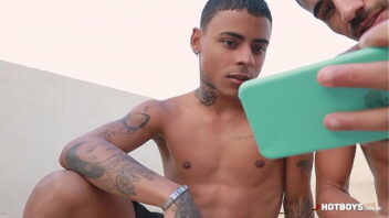 Teen gays bareback brasil trem