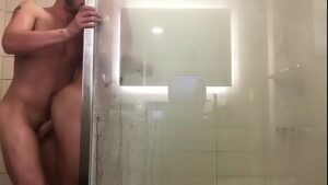 Velhos gay no chuveiro