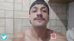 Video brasileiro com gay maduro