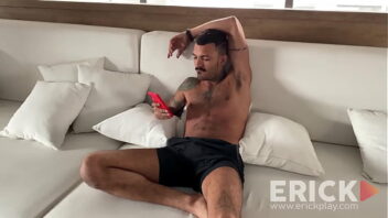 Video de sexo gay com peludos dotados