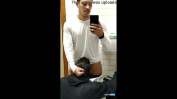 Video gay banheiro metro
