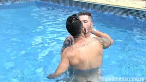 Video gay dois hermanos mundo mais