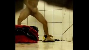 Video gay espiando banho