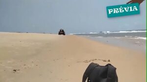 Video gay gratis 3 homens na praia no sexo