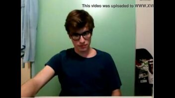 Video gay jovens pauzudo se masturbando