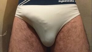 Video gay mostrando a pica dentro da cueca branca