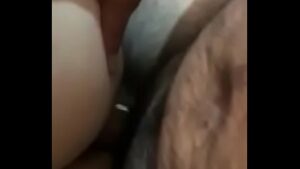 Video gay novinho peludo dando de mamar