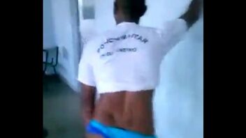 Vídeo pornô amado de policial comendo gay vaza na internet