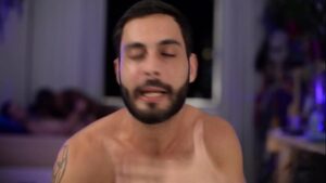 Video porno gay brasileiro sem capa gemendo