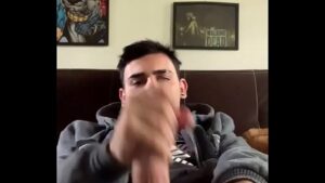 Video porno gay masculino homem comendo homem