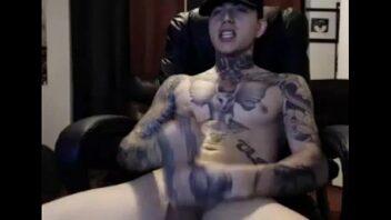Video porno gay passivo tatuado