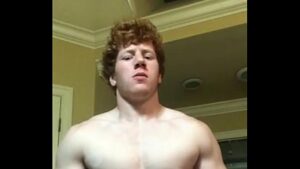 Video porno gay treinador maduro ruivo