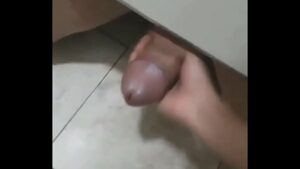 Video sexo gay banheiro public