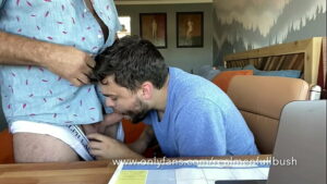 Video sexo gay de segredo entre pai e filho