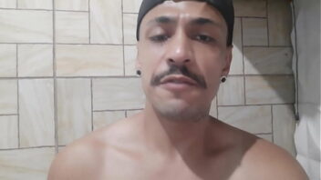 Videos de sexo brasileiro gay anal virgem gritando de prazer