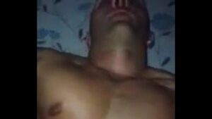 Vídeos de sexo gay grátis de hermafrodita musculoso
