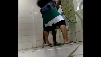Vídeos gay no banheiro só coroa gostosa